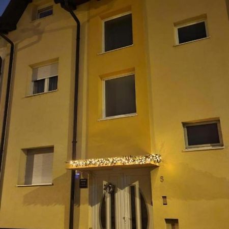 Apartment Lily Near Zagreb Airport Velika Gorica Exterior photo
